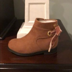 NEW toddler Michael Kors Boots